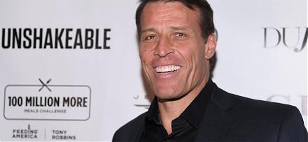 Tony Robbins recommends that each investor